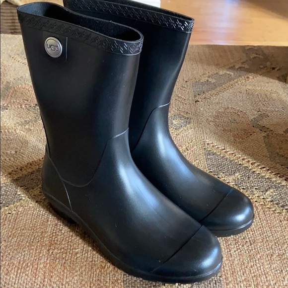 ugg matte black rain boots